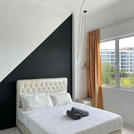 Simfoni Beliza Apartment With Roof Top Pool By Vintage Kuah Exterior photo